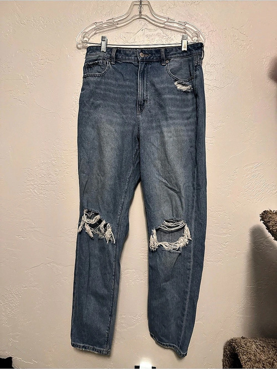 American Eagle Outfitters Denim - American Eagle Mom Jean